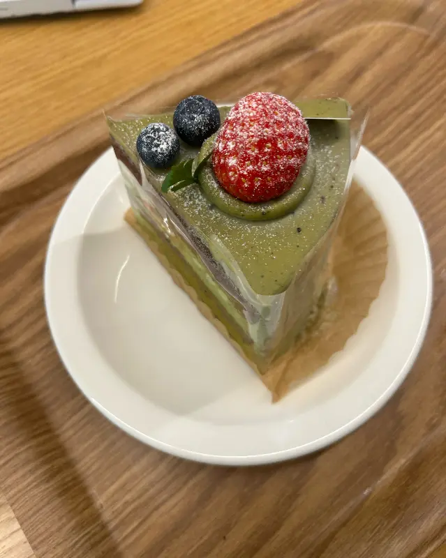 녹차 딸기 생크림 케이크 단면