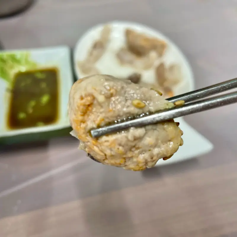 젓가락을 멈출 수 없는 아구 내장의 매력