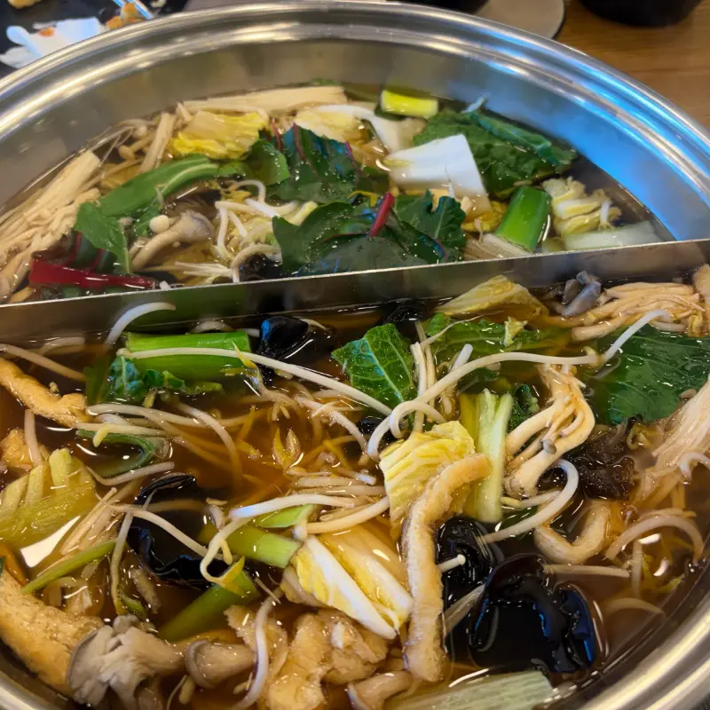 반반 육수 샤브샤브