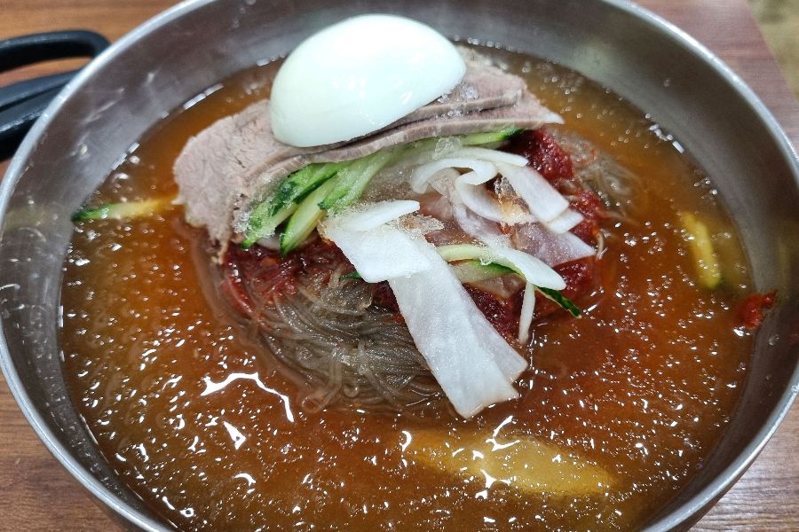 푸짐한 물밀면 한상차림