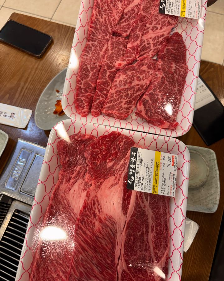 정육 코너에서 판매하는 한우