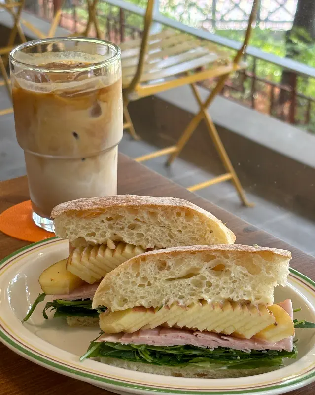 피자와 오렌지 주스