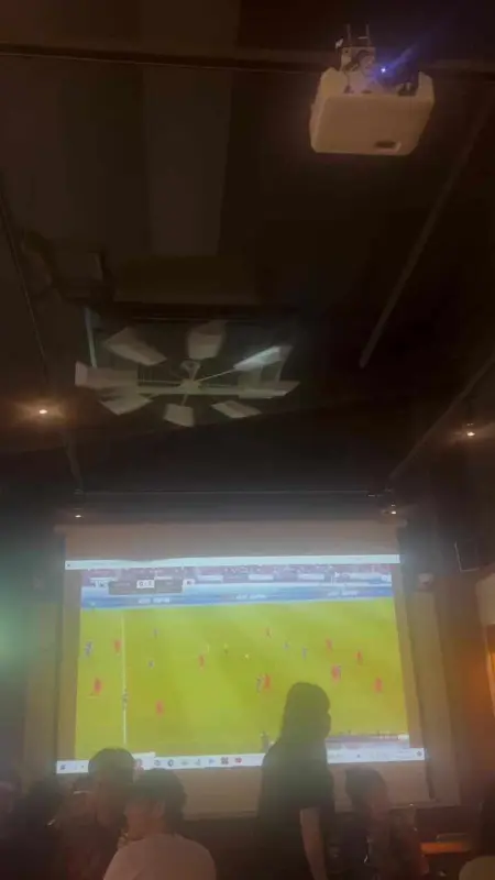 활기찬 분위기의 롱타임노씨 내부