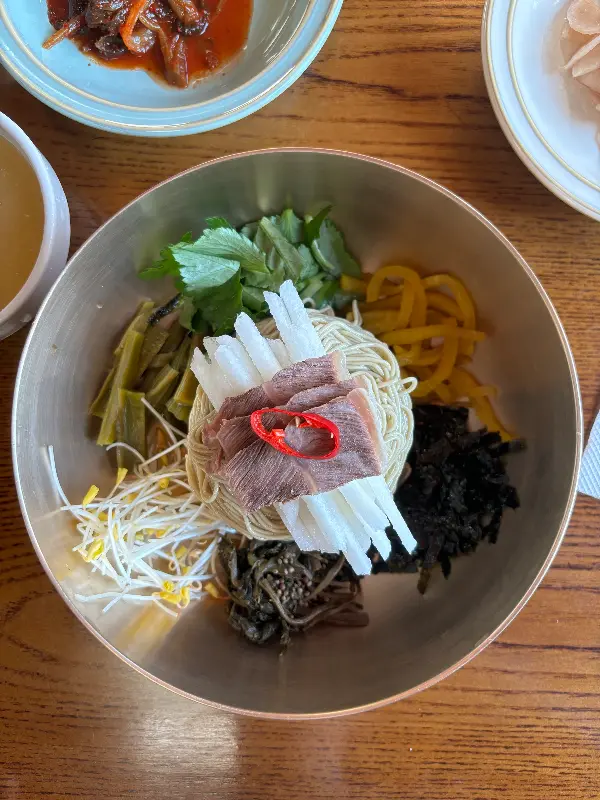 깔끔한 매장 내부