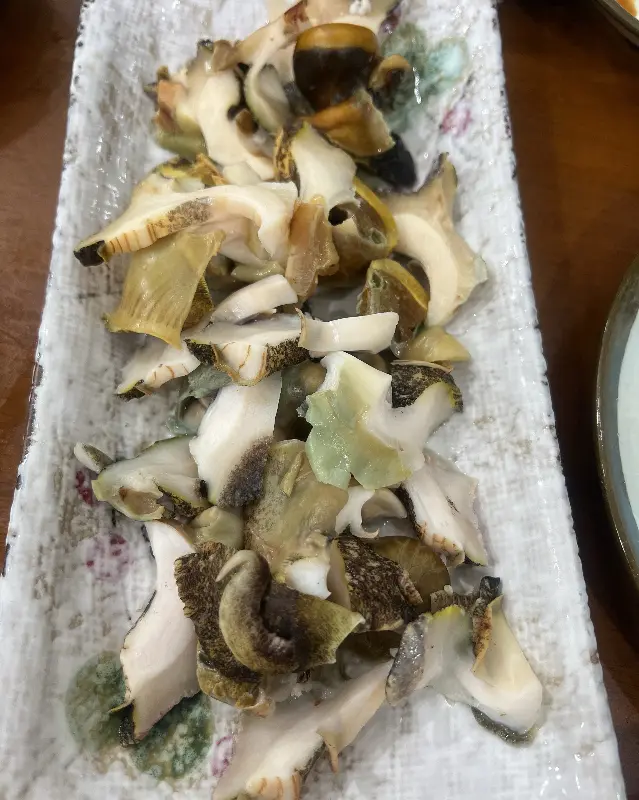 신선한 해산물이 가득한 물회