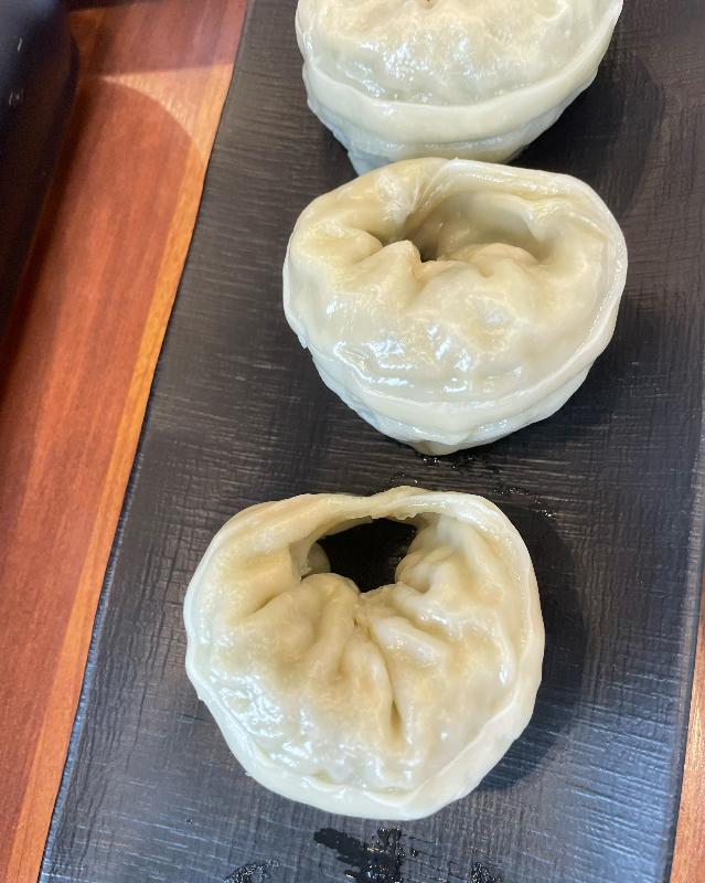 황제전골에 들어간 큼지막한 만두