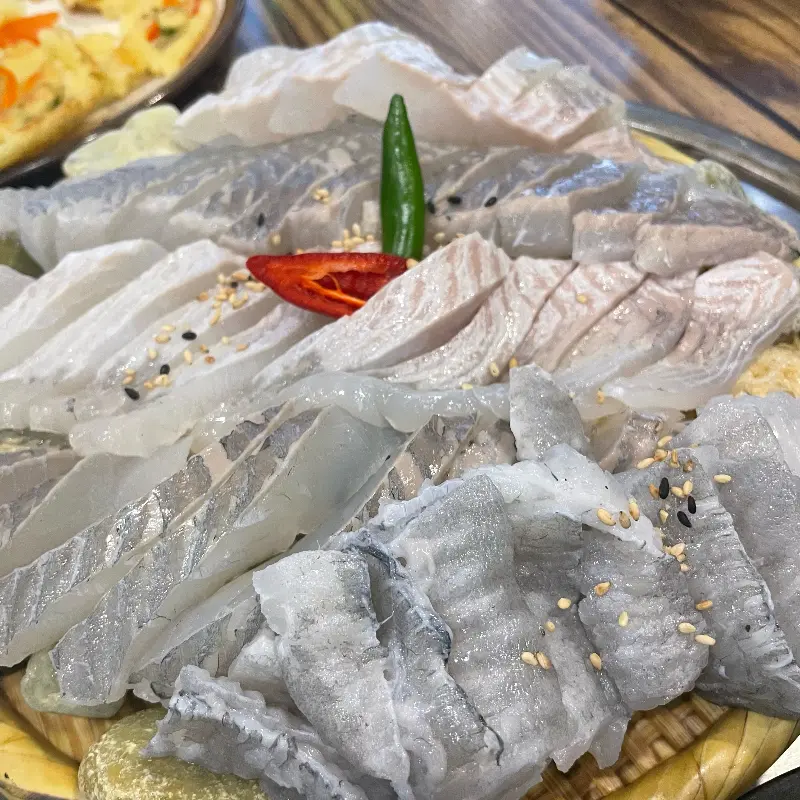 눈꽃처럼 아름다운 도다리회