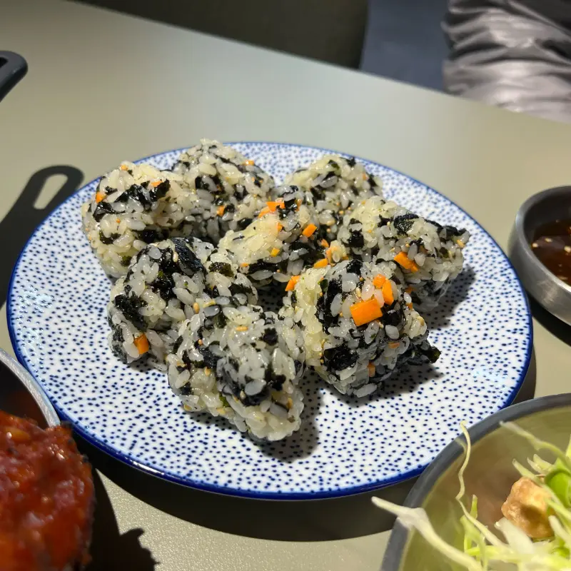 동글동글 귀여운 주먹밥