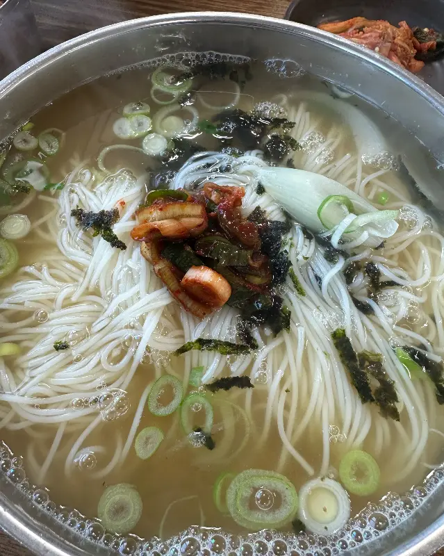 푸짐한 잔치국수