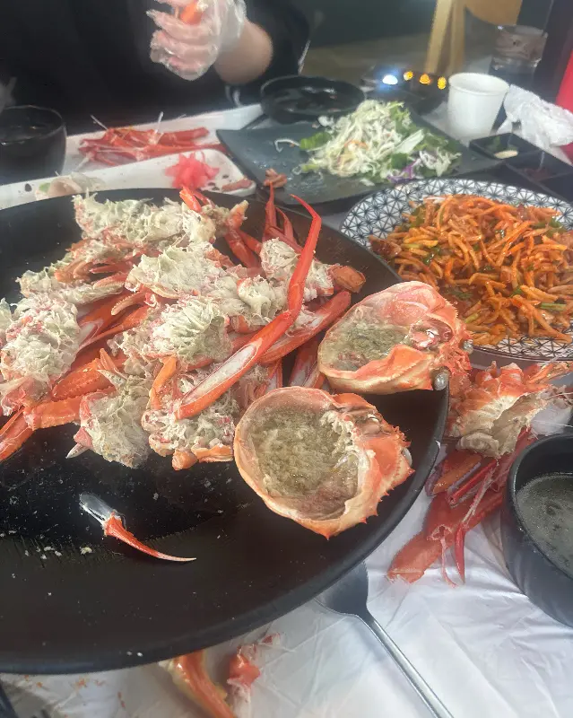 강릉 홍대크랩에서 맛본 푸짐한 한 상 차림