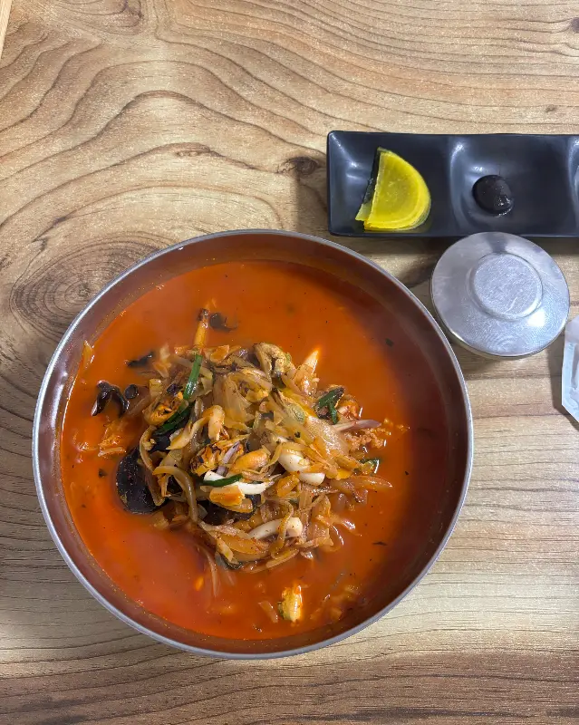 초월짬뽕 한 상 차림