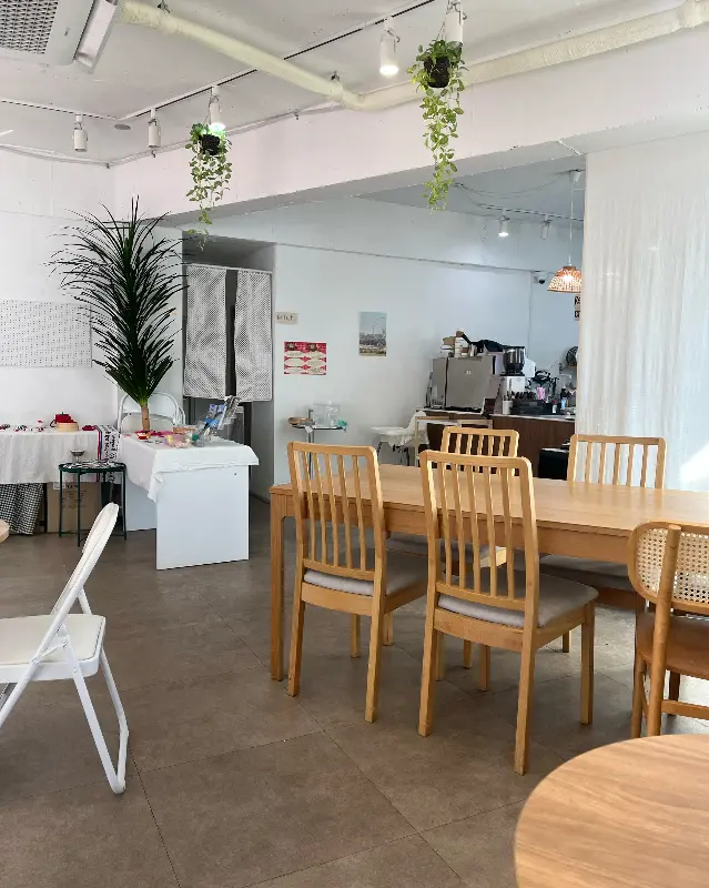 까치까치 내부 인테리어