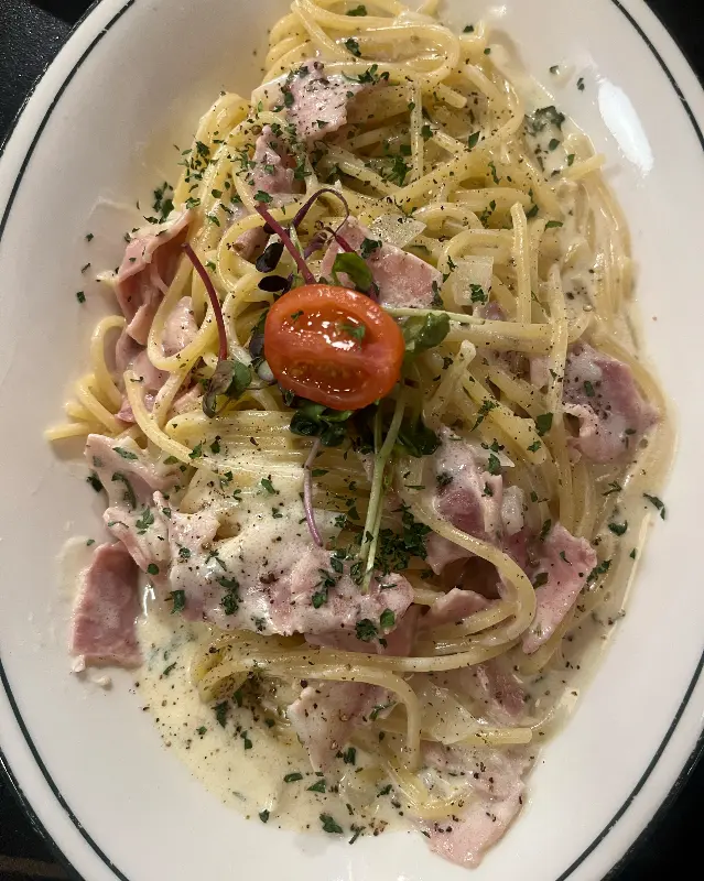 베이컨이 들어간 크림 파스타