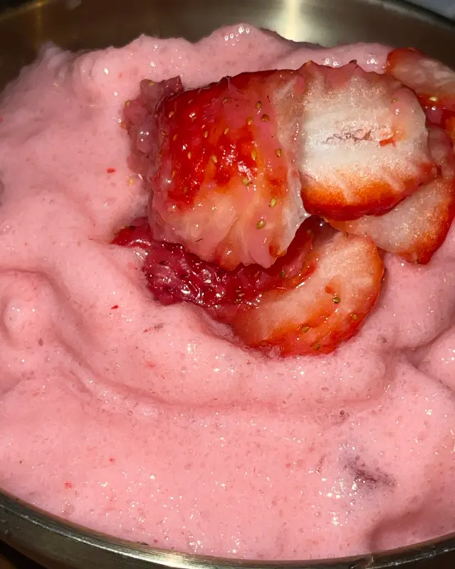 분홍빛 딸기 스무디