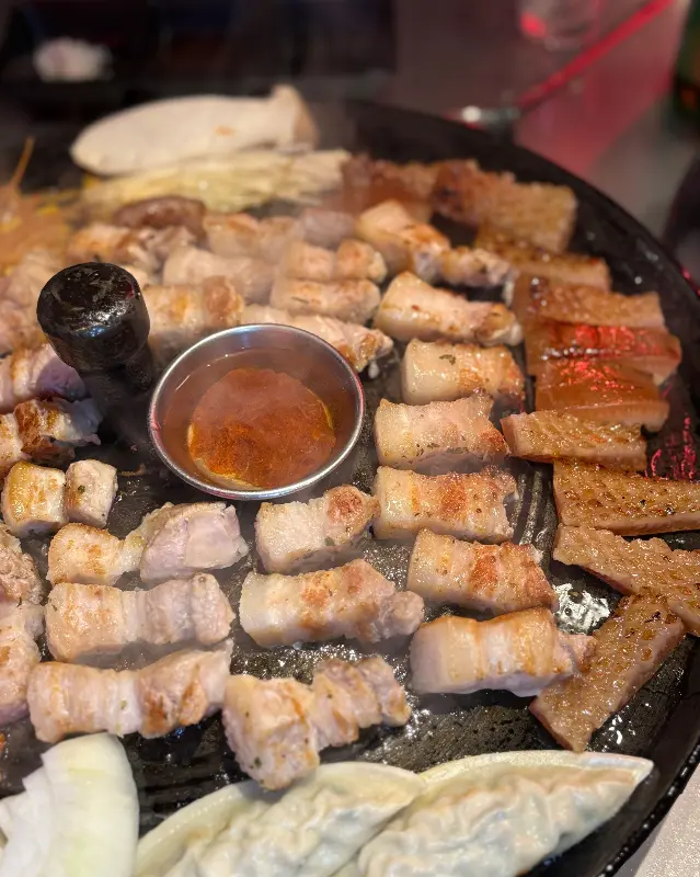 노릇하게 구워진 껍데기