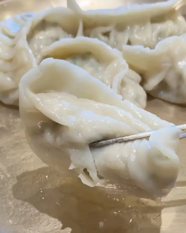 윤기가 흐르는 평양만두