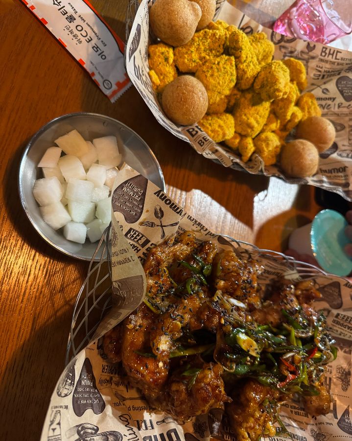 BHC치킨 조치원점 치킨과 치즈볼