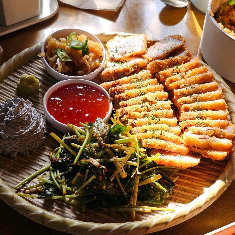 비범의 튀김 수육, 바삭함이 느껴지는 비주얼