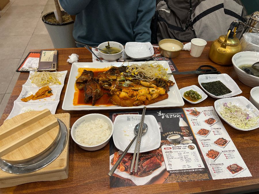 황금코다리 별내점 전체 테이블 세팅