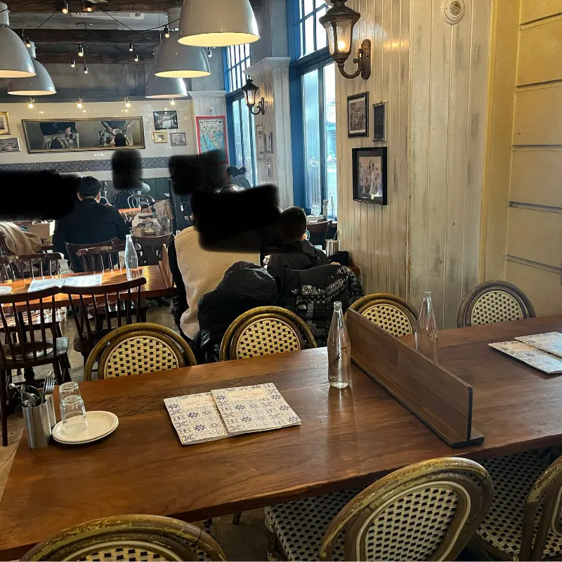 자이니스 나폴리 내부