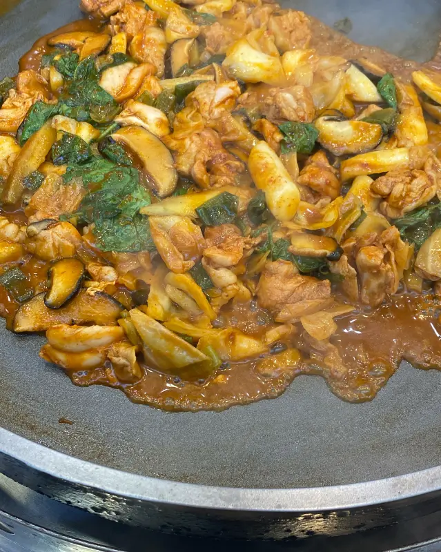 닭갈비 익어가는 모습