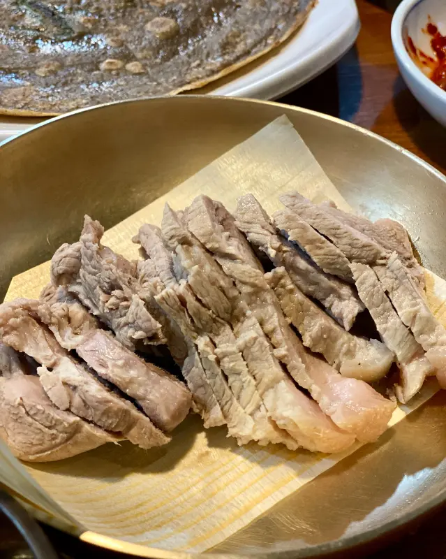 콩애가 한상에 나오는 수육