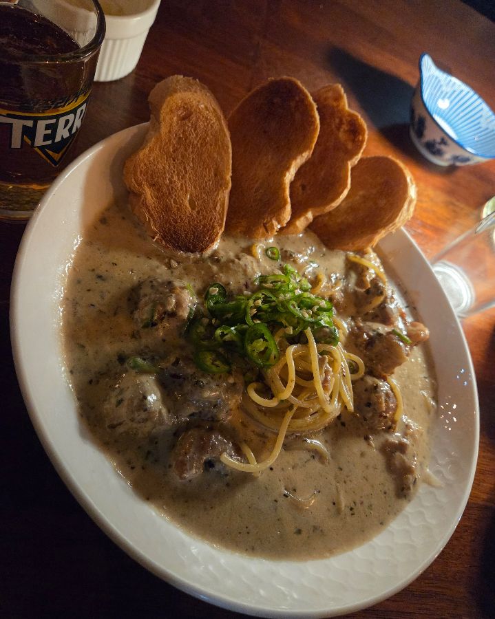 고소한 향이 코를 자극하는 파스타