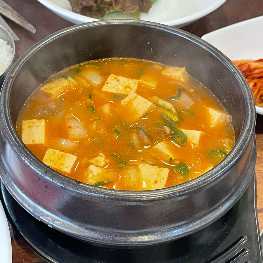 깊고 진한 맛의 된장찌개