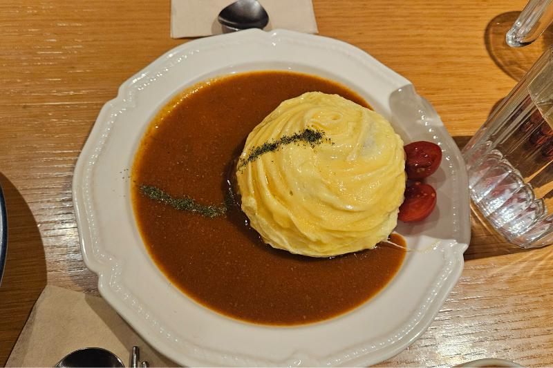 료코의 대표 메뉴인 료무라이스 사진