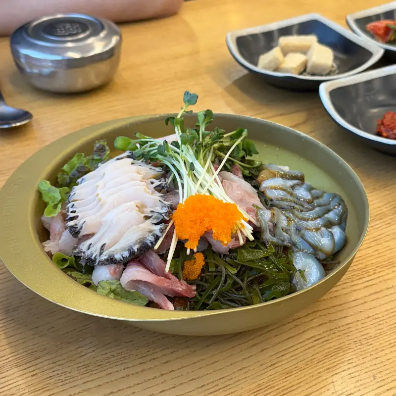 푸짐한 해전물회 한 상