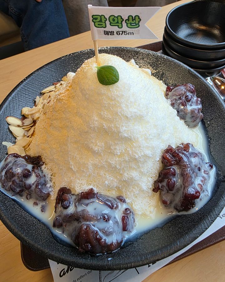 카페하늘아래 눈꽃빙수 디테일 컷