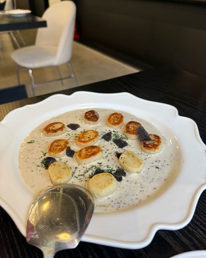 트러플 향이 가득한 감자 뇨끼