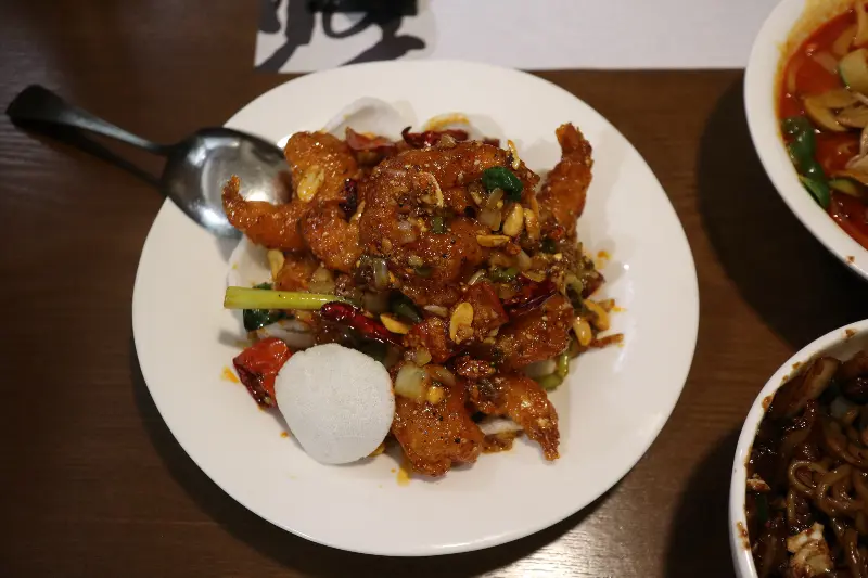 윤기가 흐르는 깐풍기