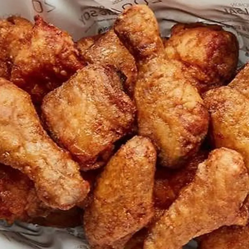 윤기가 흐르는 허니순살 치킨