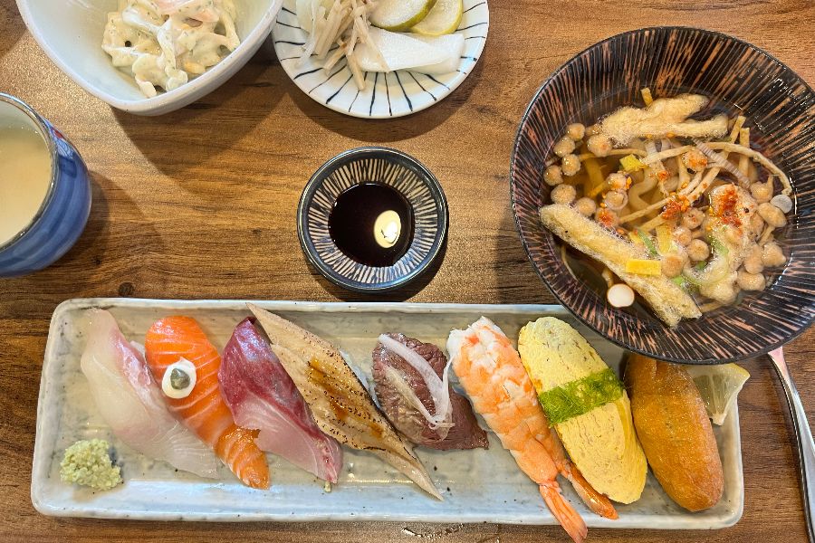 강초밥 초밥 한상차림