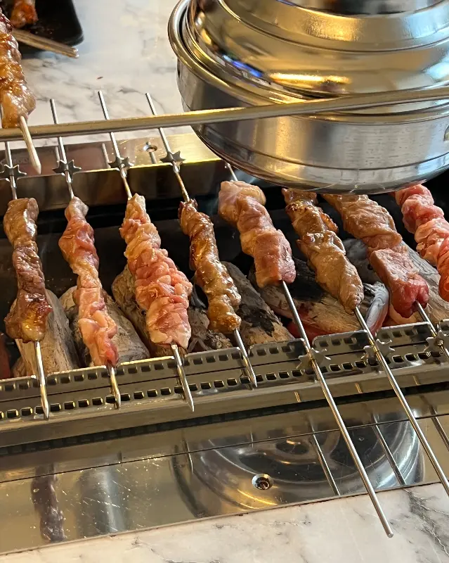 자동으로 돌아가는 양꼬치 기계