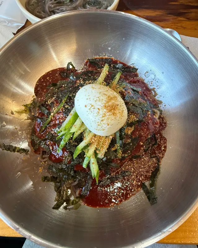 매콤새콤한 비빔 막국수