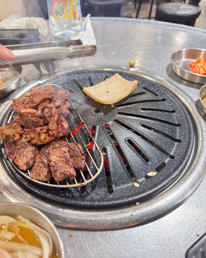 연탄불에 구워지는 갈매기살