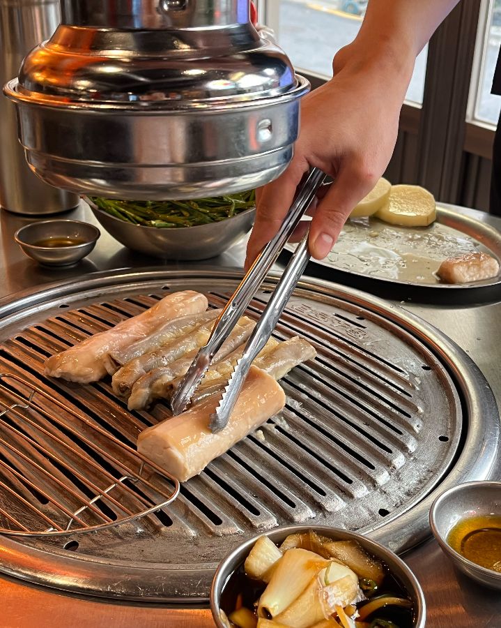 시원한 열무 국수의 모습. 살얼음이 동동 떠 있어 더욱 시원해 보인다.