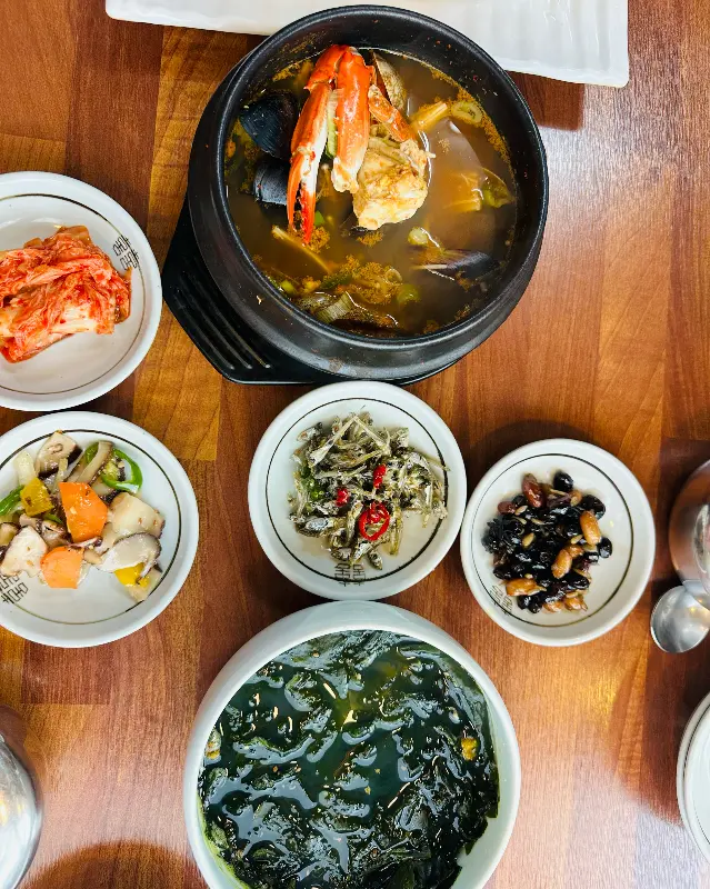 오분자기 뚝배기 한 상 차림