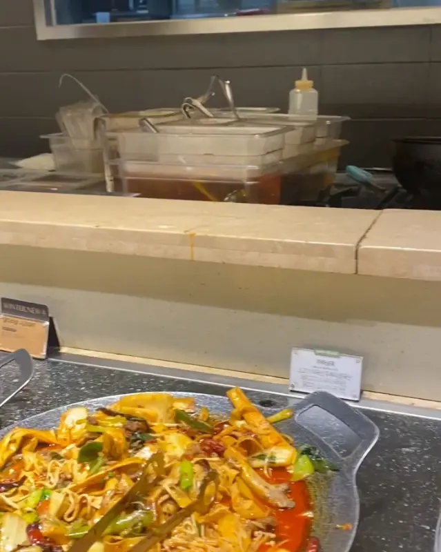 샐러드바 음식 코너