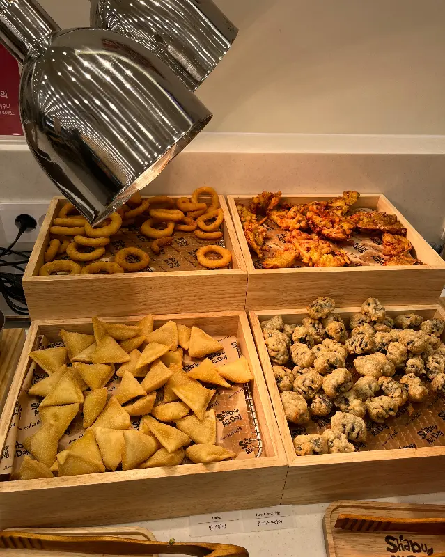 다양한 튀김 메뉴