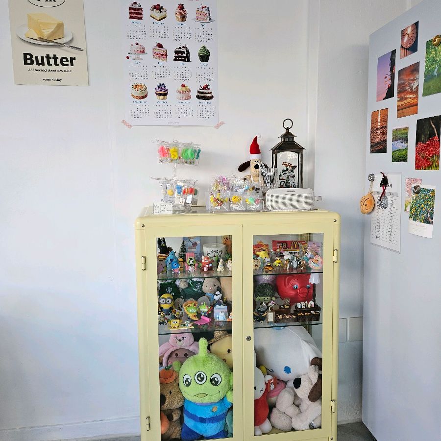 아기자기한 소품들로 가득한 이혜과자점의 내부 인테리어