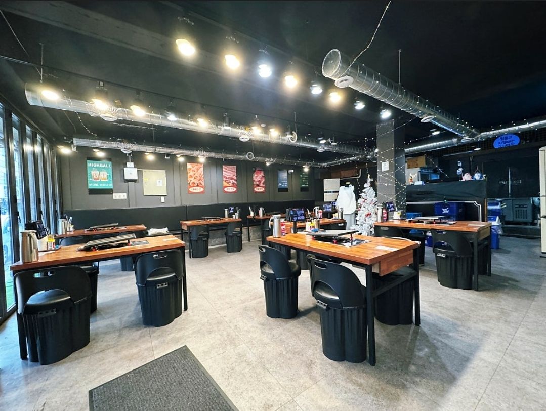 대패어때의 세련된 인테리어