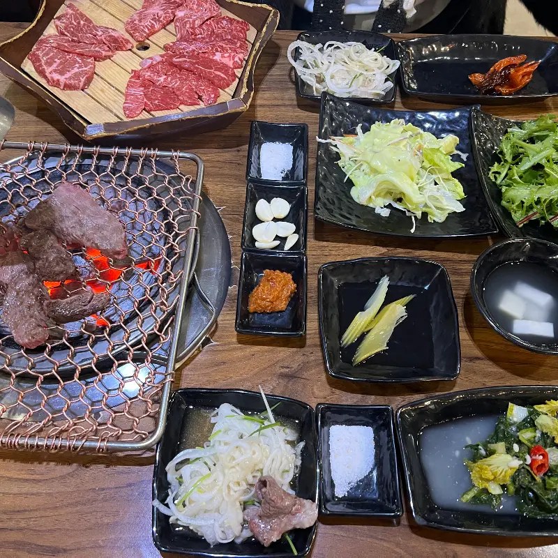 신선함이 가득한 육회비빔밥