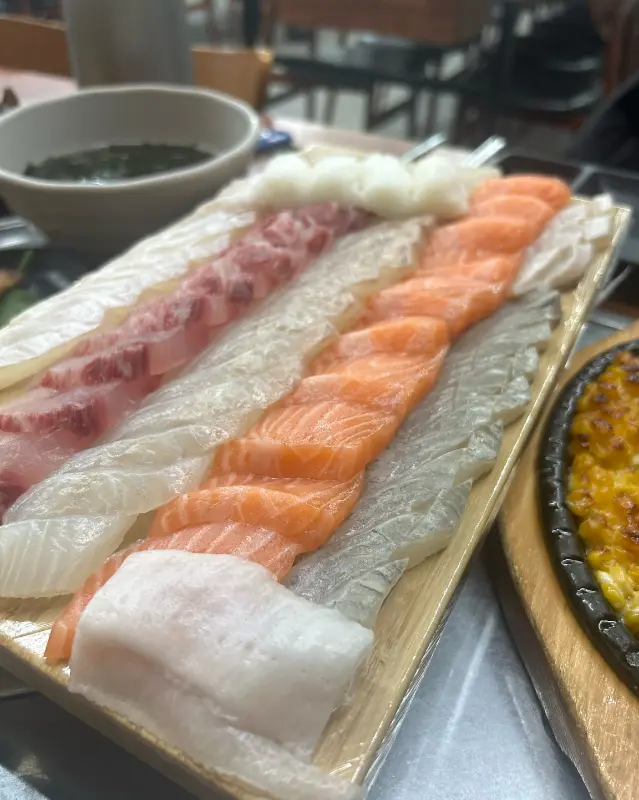 다채로운 색감의 사랑해사랑회 모듬회