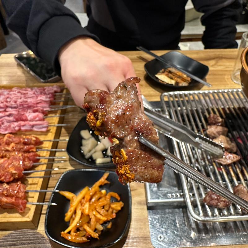 잘 구워진 양꼬치