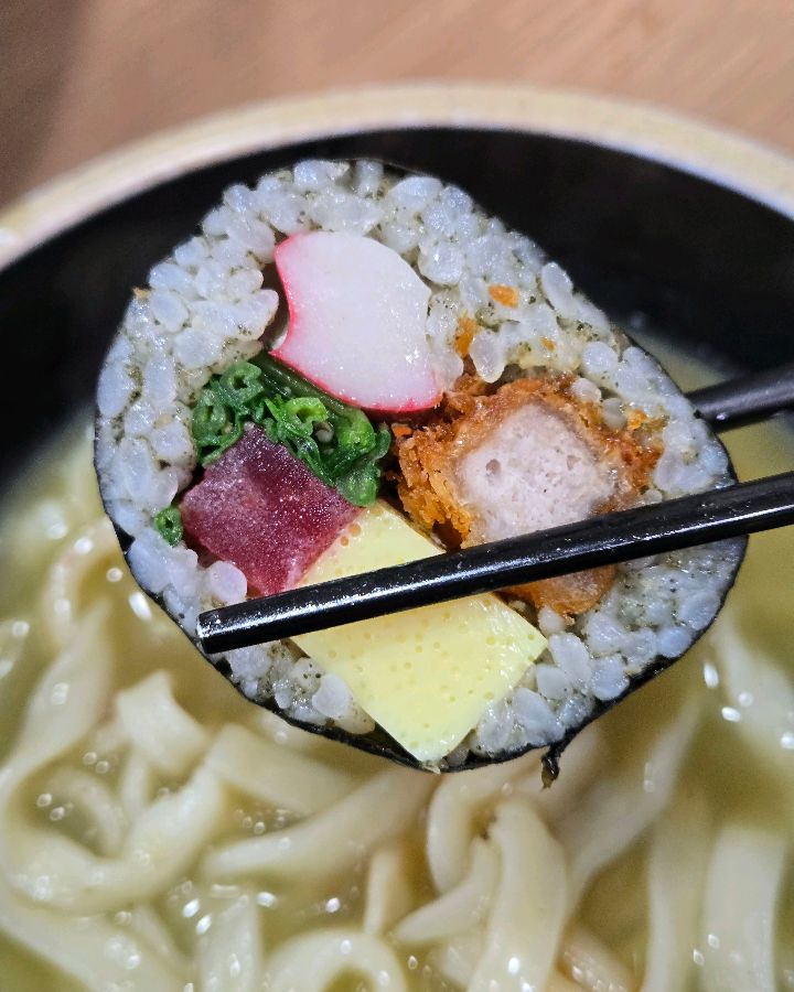 돈까스 김밥 단면