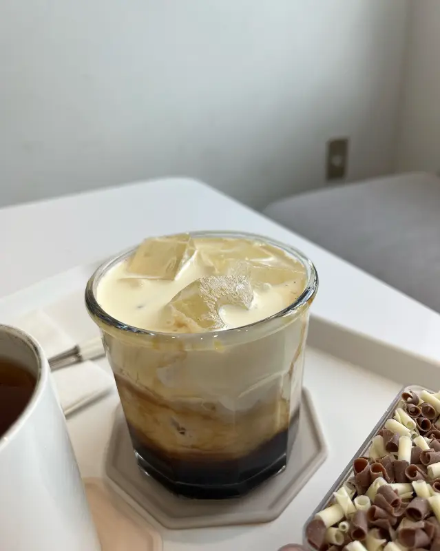 디아펠리즈의 바닐라 라떼