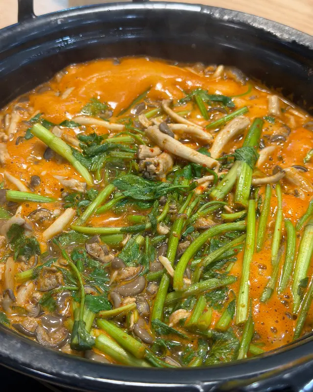 채소가 듬뿍 들어간 육수